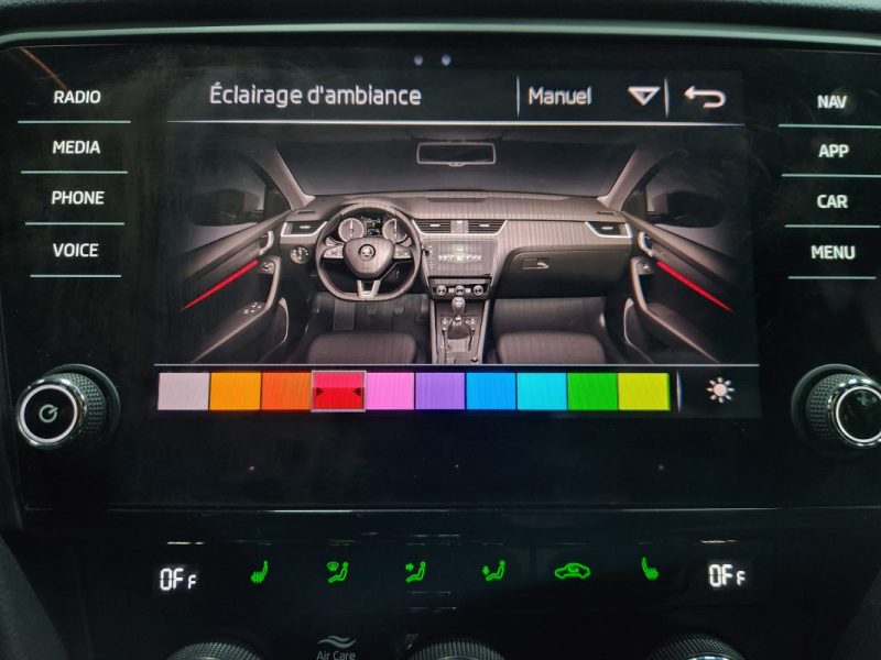 SKODA OCTAVIA Combi RS 2.0 TSi 245 DSG*PANO*ACC*CAMERA*19P*