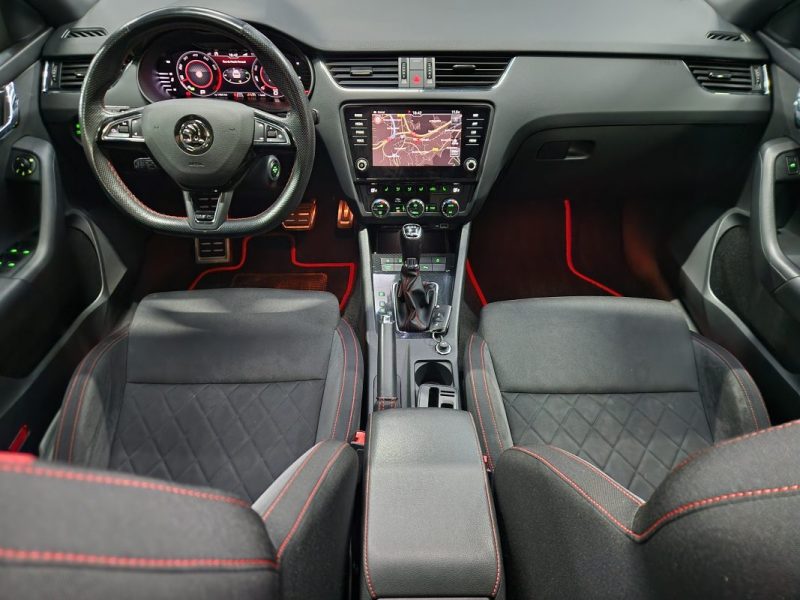 SKODA OCTAVIA Combi RS 2.0 TSi 245 DSG*PANO*ACC*CAMERA*19P*