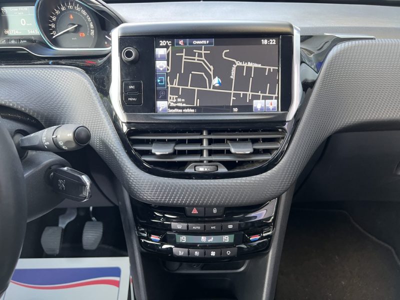 PEUGEOT 2008 1.2 110CH ALLURE / 1ÈRE MAIN - ENTRETIEN COMPLET PEUGEOT 