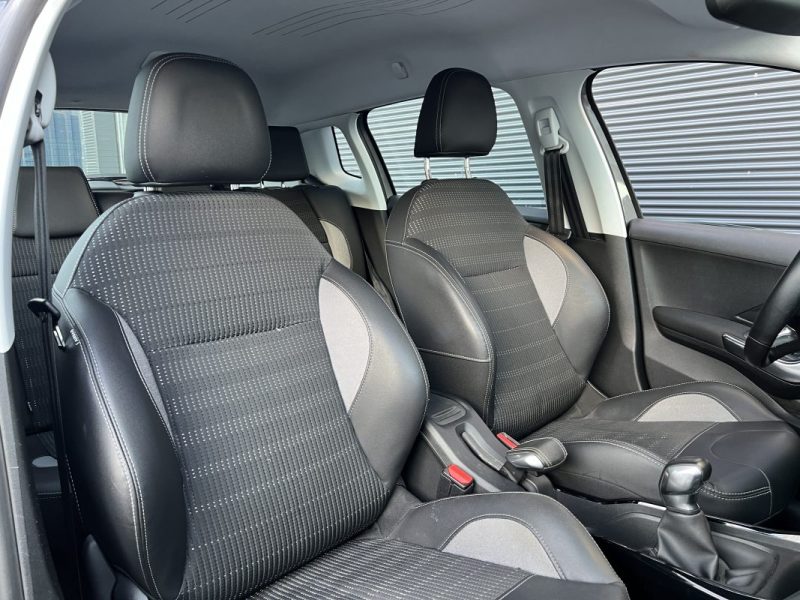 PEUGEOT 2008 1.2 110CH ALLURE / 1ÈRE MAIN - ENTRETIEN COMPLET PEUGEOT 