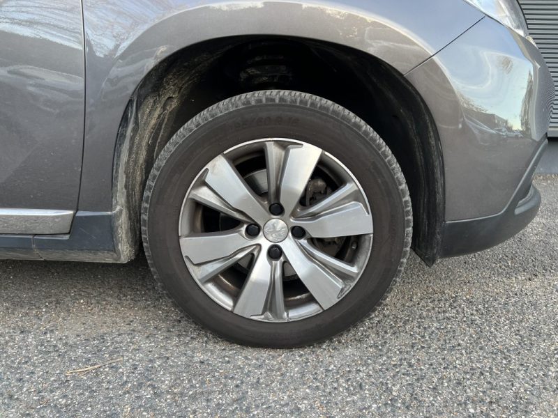 PEUGEOT 2008 1.2 110CH ALLURE / 1ÈRE MAIN - ENTRETIEN COMPLET PEUGEOT 