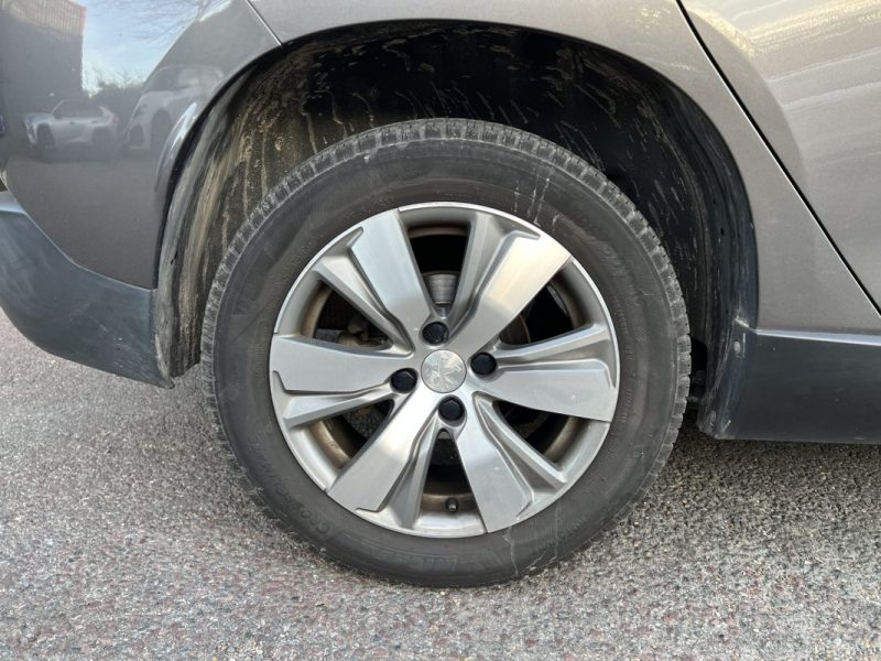 PEUGEOT 2008 1.2 110CH ALLURE / 1ÈRE MAIN - ENTRETIEN COMPLET PEUGEOT 