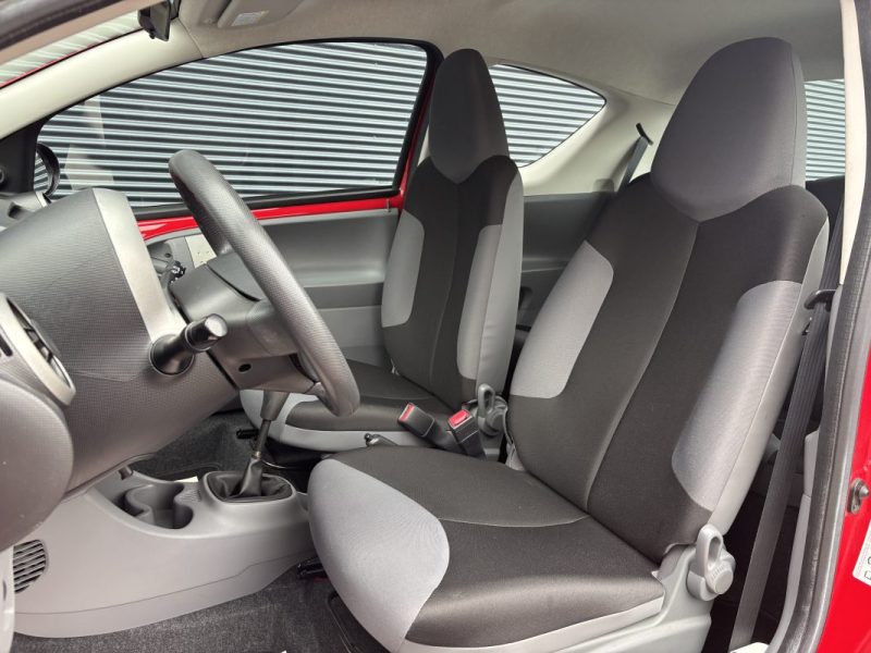 PEUGEOT 107 1.0 68CH 3P 2EME MAIN / SUIVI COMPLET PEUGEOT / MOTEUR A CHAINE 