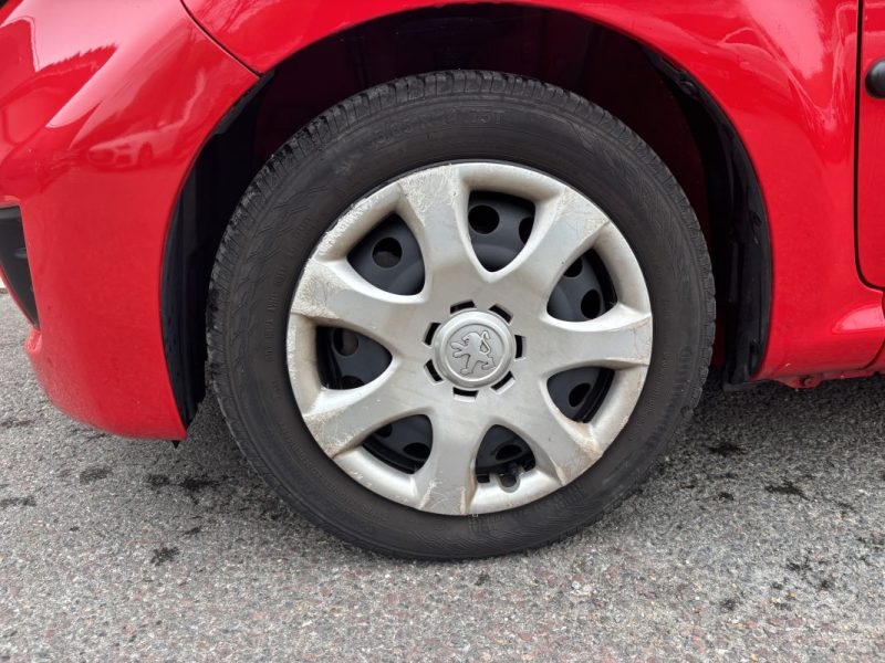 PEUGEOT 107 1.0 68CH 3P 2EME MAIN / SUIVI COMPLET PEUGEOT / MOTEUR A CHAINE 