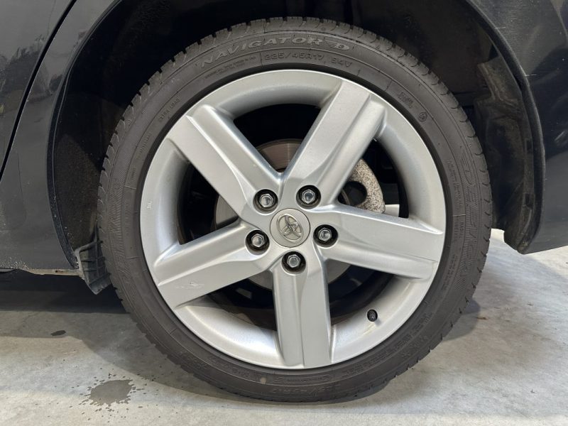 TOYOTA AURIS 2.0 D4D 126CH / MOTEUR A CHAINE / 2e MAIN