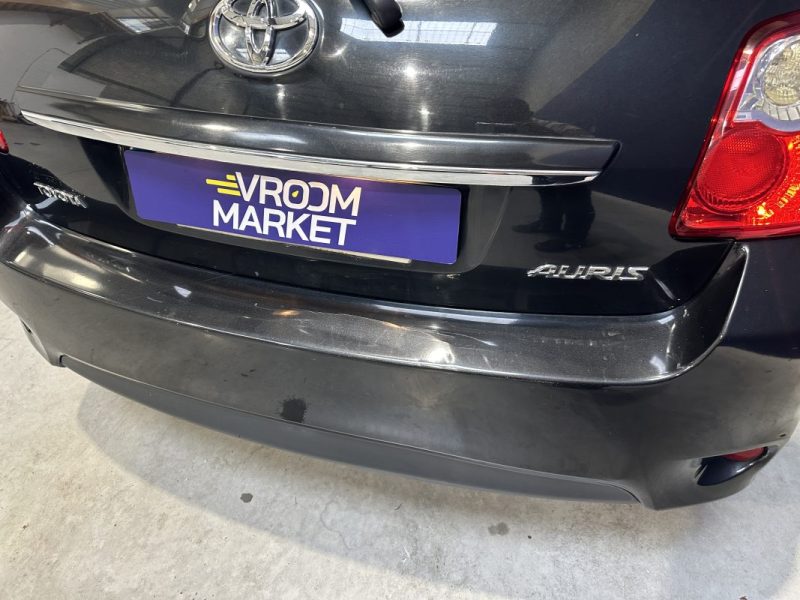 TOYOTA AURIS 2.0 D4D 126CH / MOTEUR A CHAINE / 2e MAIN