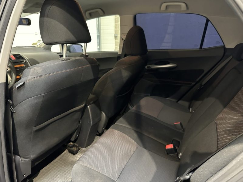 TOYOTA AURIS 2.0 D4D 126CH / MOTEUR A CHAINE / 2e MAIN