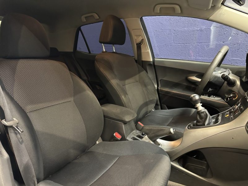 TOYOTA AURIS 2.0 D4D 126CH / MOTEUR A CHAINE / 2e MAIN