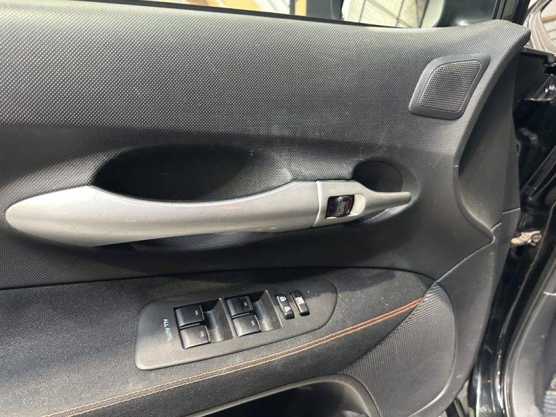 TOYOTA AURIS 2.0 D4D 126CH / MOTEUR A CHAINE / 2e MAIN