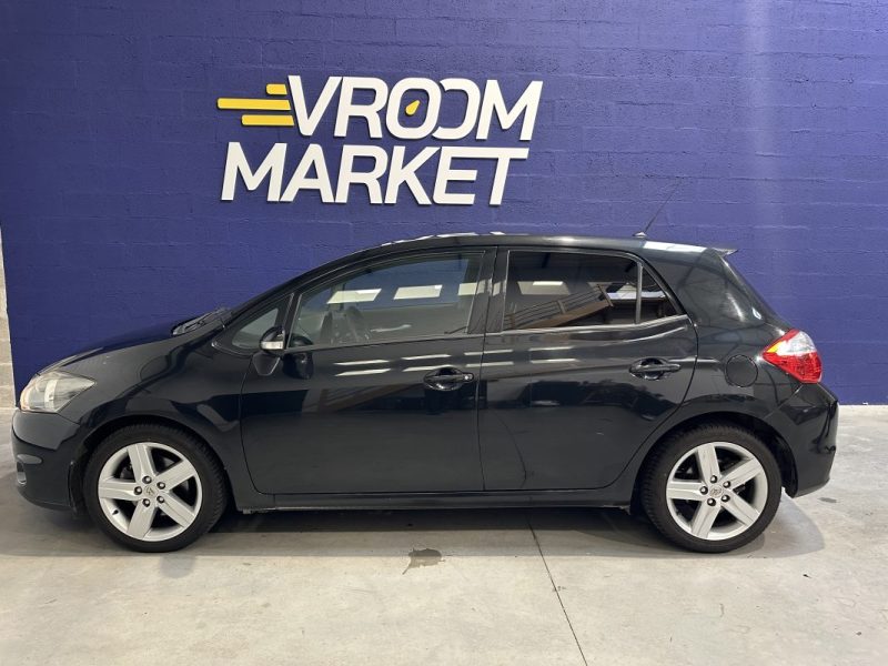 TOYOTA AURIS 2.0 D4D 126CH / MOTEUR A CHAINE / 2e MAIN