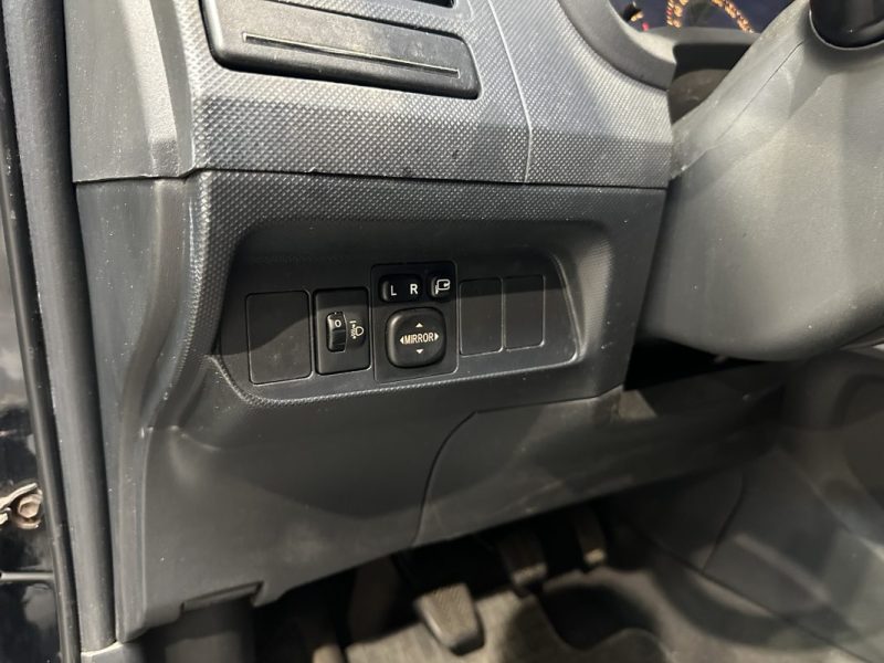 TOYOTA AURIS 2.0 D4D 126CH / MOTEUR A CHAINE / 2e MAIN