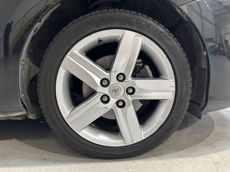 TOYOTA AURIS 2.0 D4D 126CH / MOTEUR A CHAINE / 2e MAIN