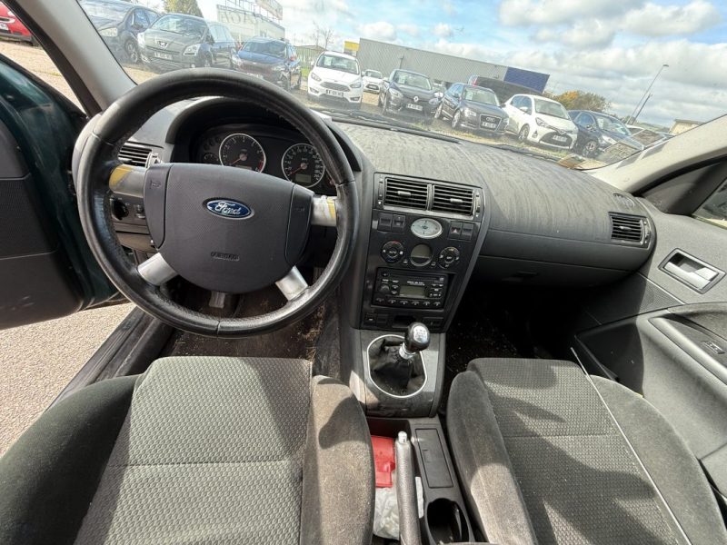 FORD MONDEO 2.0i 145ch 16V *En l'etat*