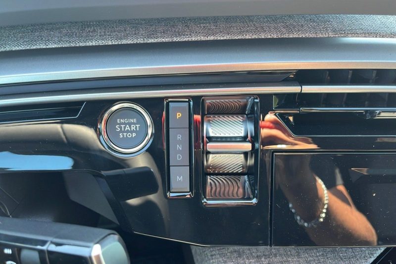 PEUGEOT 3008 HYBRID 145 E-DCS6 ALLURE 2025