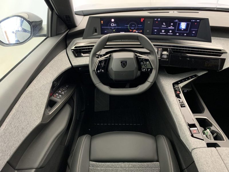PEUGEOT 3008 HYBRID 145 E-DCS6 ALLURE 2025