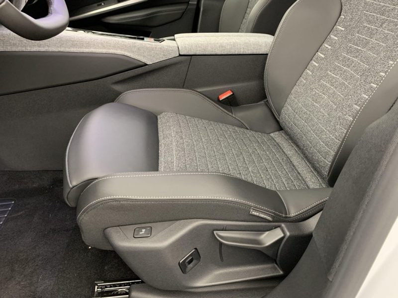 PEUGEOT 3008 HYBRID 145 E-DCS6 ALLURE 2025