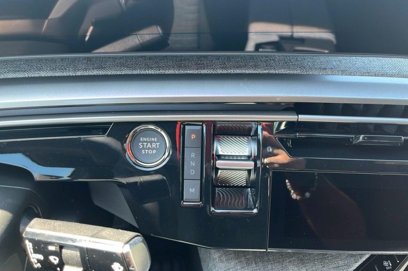 PEUGEOT 3008 HYBRID 145 E-DCS6 ALLURE 2025