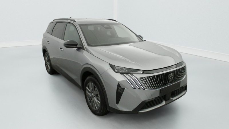 PEUGEOT 5008 HYBRID 145 E-DCS6 ALLURE 2025