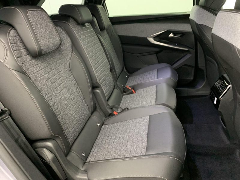 PEUGEOT 5008 HYBRID 145 E-DCS6 ALLURE 2025