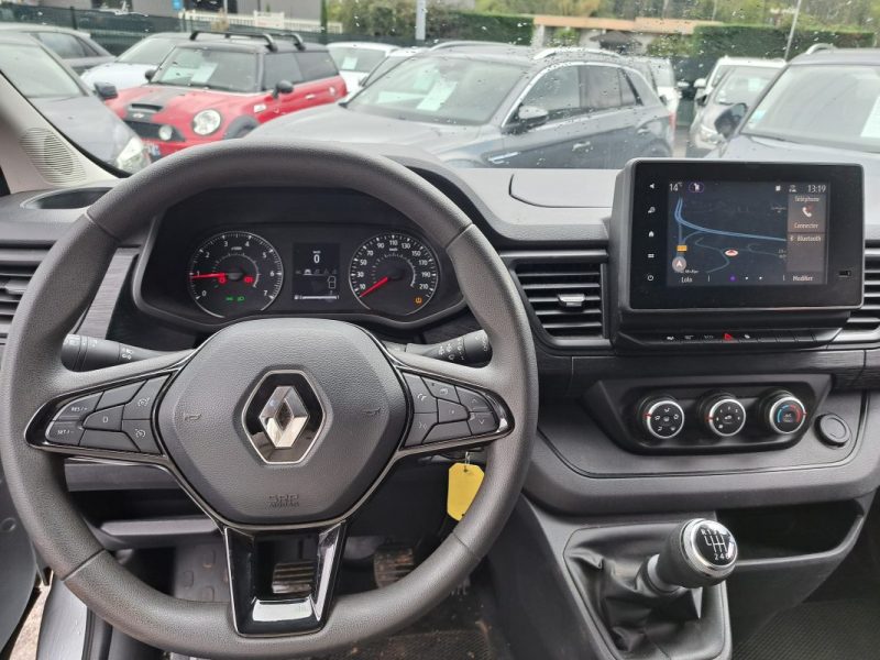 RENAULT TRAFIC L2 2.0 DCI 150 CV PASSENGER 9 PLACES TVA RECUPERABLE 2023