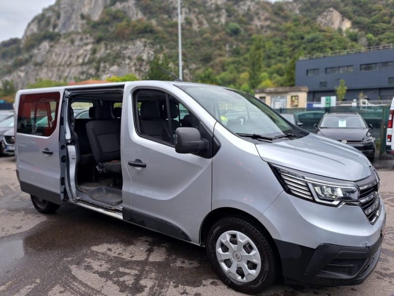 RENAULT TRAFIC L2 2.0 DCI 150 CV PASSENGER 9 PLACES TVA RECUPERABLE 2023