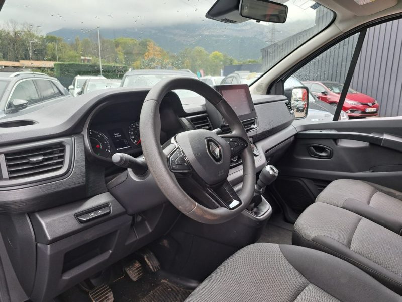 RENAULT TRAFIC L2 2.0 DCI 150 CV PASSENGER 9 PLACES TVA RECUPERABLE 2023