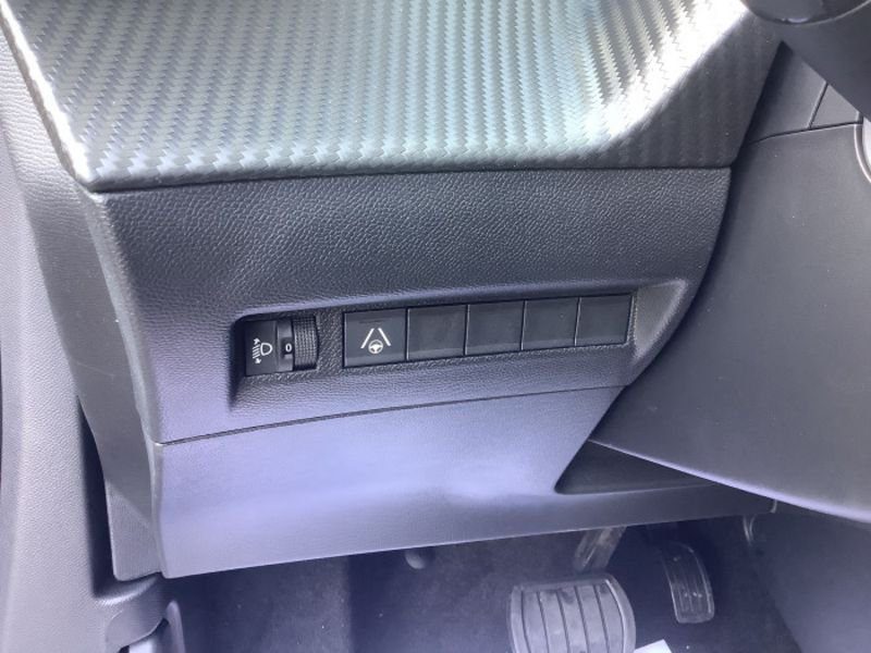 Peugeot 2008 Hybrid 145 e-DCS6 Allure