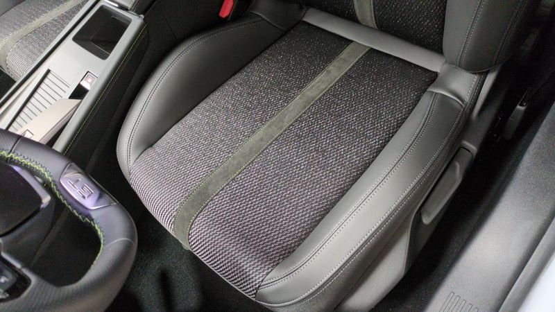 Peugeot 308 Bluehdi 130ch s&s eat8 gt + pack vision 360 & drive assist plus