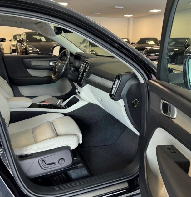 VOLVO XC 40 2019 D4 AWD 190ch R-Design Geartronic 8