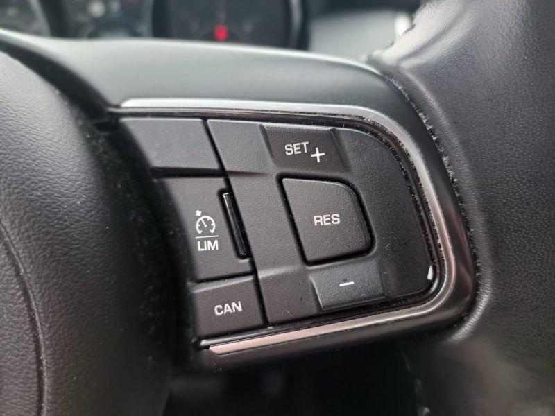 JAGUAR E-PACE 2.0 D 150 CV AWD BVA 4x4 TOIT PANORAMIQUE