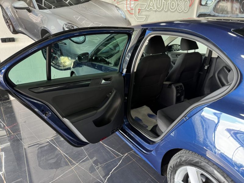 VOLKSWAGEN JETTA 1.6 TDI 105CH FAP TRENDLINE 