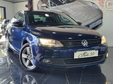 VOLKSWAGEN JETTA 1.6 TDI 105CH FAP TRENDLINE 