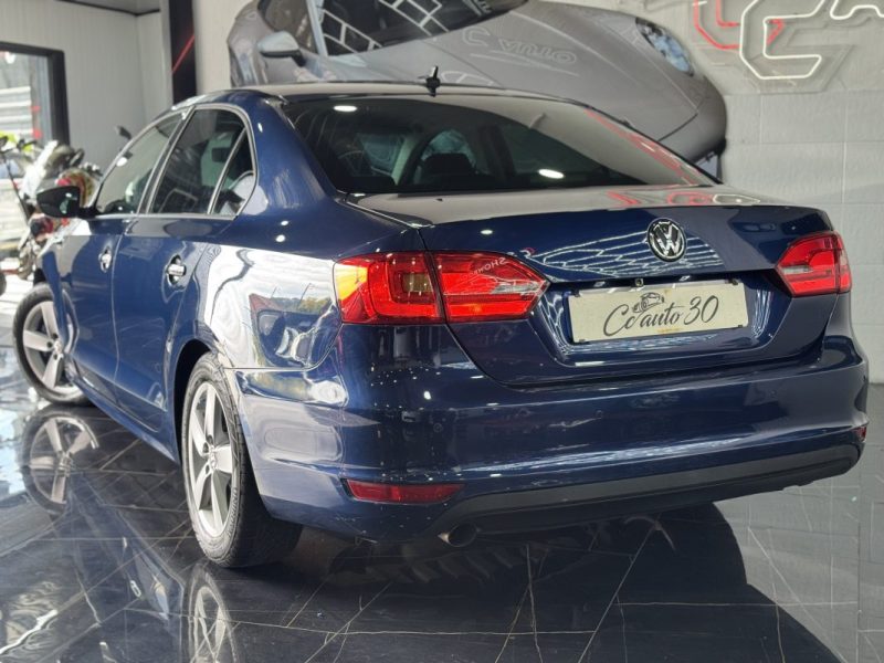 VOLKSWAGEN JETTA 1.6 TDI 105CH FAP TRENDLINE 