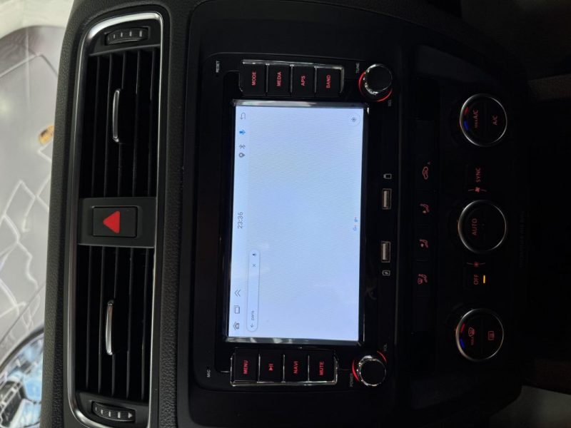 VOLKSWAGEN JETTA 1.6 TDI 105CH FAP TRENDLINE 