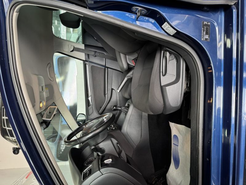 VOLKSWAGEN JETTA 1.6 TDI 105CH FAP TRENDLINE 