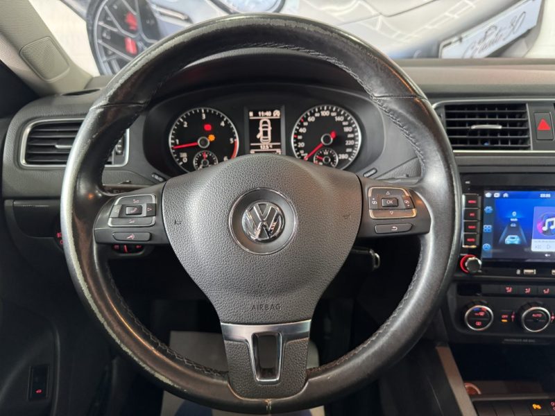 VOLKSWAGEN JETTA 1.6 TDI 105CH FAP TRENDLINE 