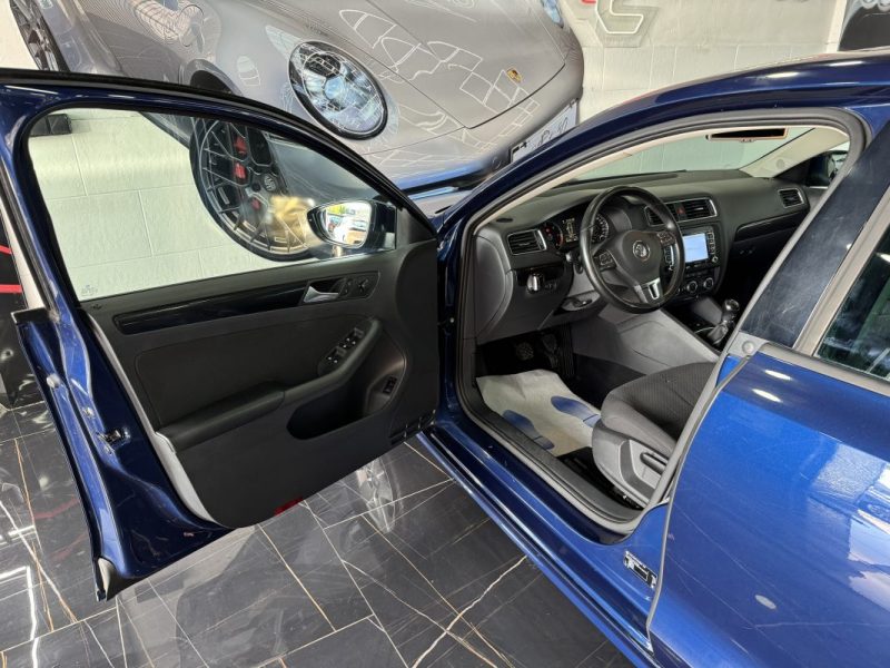 VOLKSWAGEN JETTA 1.6 TDI 105CH FAP TRENDLINE 