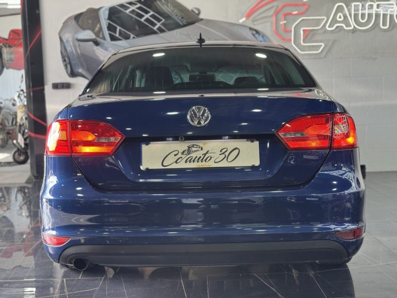 VOLKSWAGEN JETTA 1.6 TDI 105CH FAP TRENDLINE 