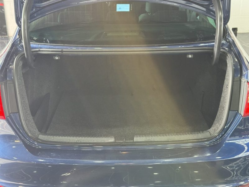 VOLKSWAGEN JETTA 1.6 TDI 105CH FAP TRENDLINE 