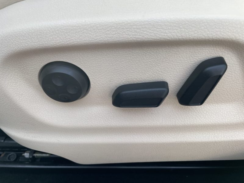 VOLKSWAGEN TIGUAN 2.0 TDI 140CV  CARAT      GARANTIE 3/12 MOIS 2012