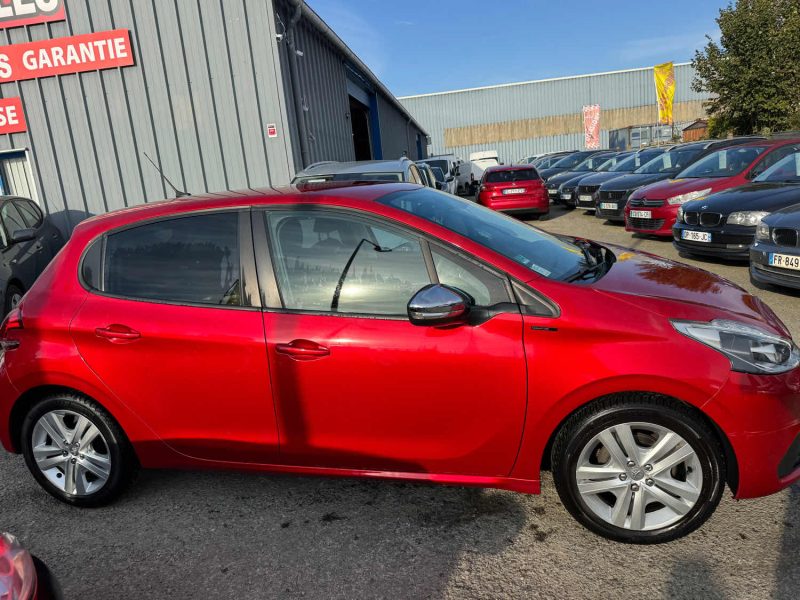 PEUGEOT 208 1.2 VTI 83 SIGNATURE 2019