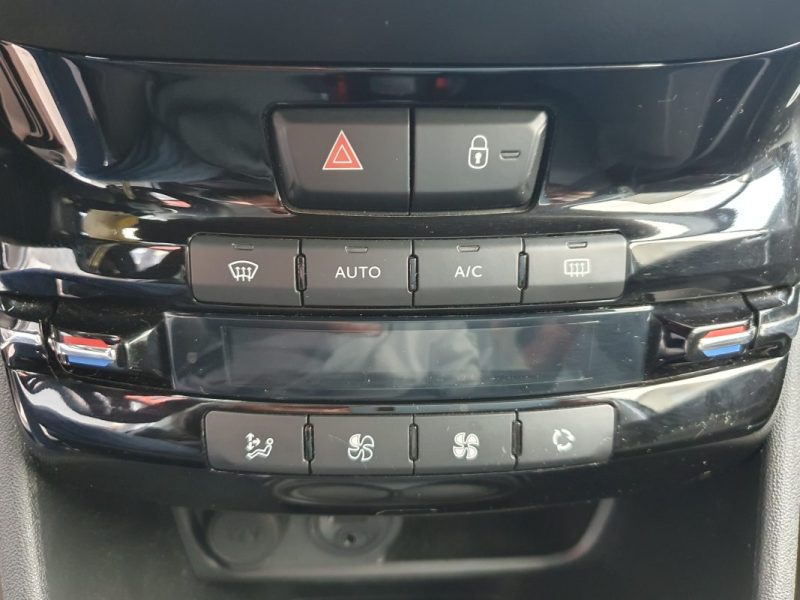 PEUGEOT 208 1.6L BlueHDI 75CH *PREMIUM Pack* / Révisée&Garantie 