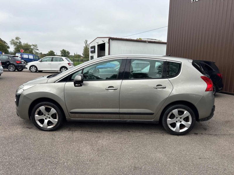 PEUGEOT 3008 1.6 HDI112 CONFORT PACK 