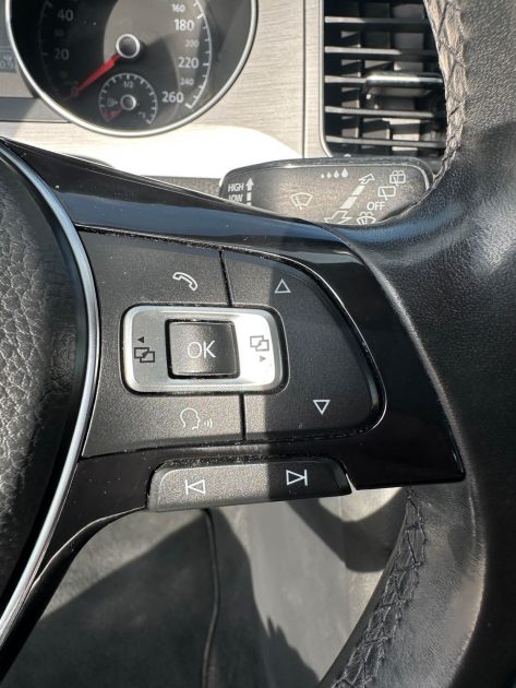 VOLKSWAGEN GOLF SPORTSVAN 1.6 TDI 110CH BLUEMOTION TECHNOLOGY FAP CARAT DSG7 2015