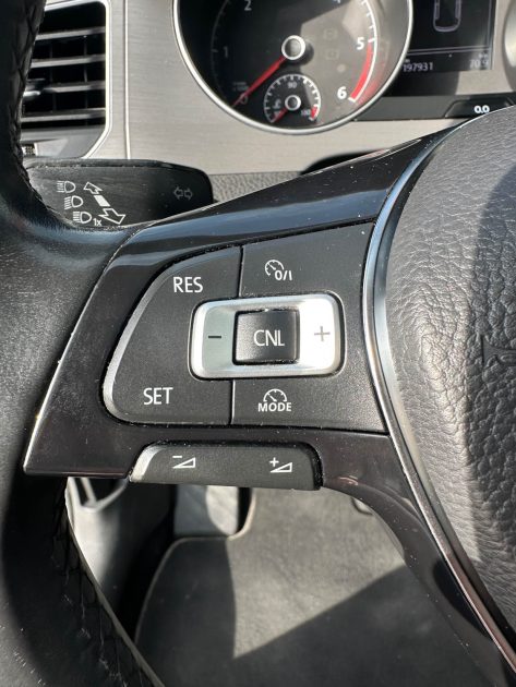 VOLKSWAGEN GOLF SPORTSVAN 1.6 TDI 110CH BLUEMOTION TECHNOLOGY FAP CARAT DSG7 2015