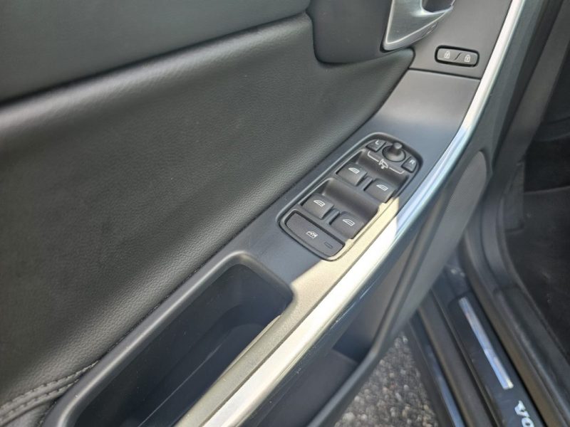 VOLVO XC60 D4 190CH MOMENTUM GEARTRONIC 2014