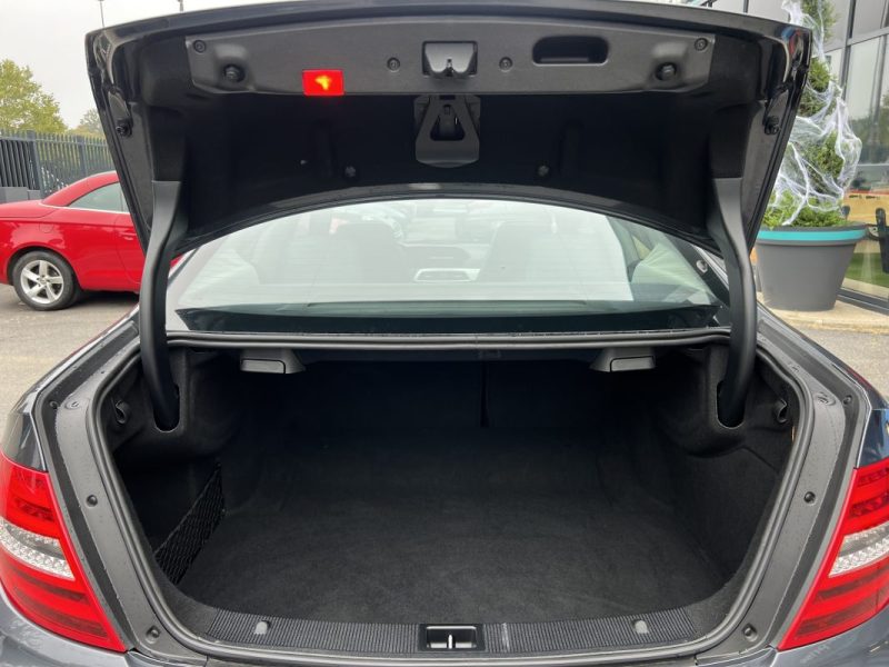 MERCEDES CLASSE C III PHASE 2 COUPE 220 D 2.2 170 Cv BOITE AUTO 7 / GPS CRIT AIR 2 - GARANTIE 1 AN