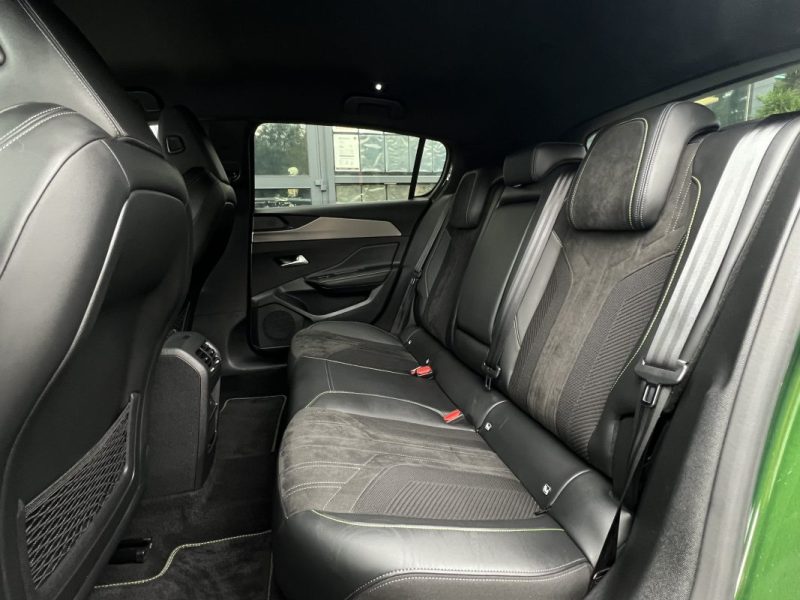 PEUGEOT 308 III GT 1.2 130 Cv ETA8 COCKPIT 3D APPLE CARPLAY & ANDROID CRIT AIR 1  - GARANTIE 1 AN