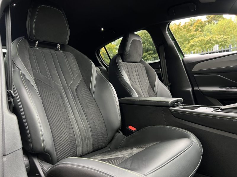 PEUGEOT 308 III GT 1.2 130 Cv ETA8 COCKPIT 3D APPLE CARPLAY & ANDROID CRIT AIR 1  - GARANTIE 1 AN