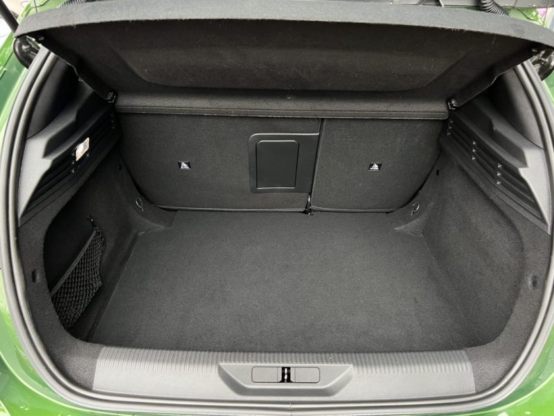 PEUGEOT 308 III GT 1.2 130 Cv ETA8 COCKPIT 3D APPLE CARPLAY & ANDROID CRIT AIR 1  - GARANTIE 1 AN